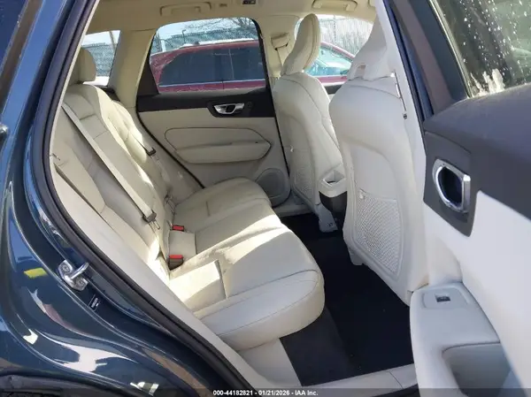YV4102RK3L1587794 2020 VOLVO XC60 - Image 8