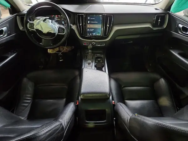 YV4102RK4J1066080 2018 VOLVO XC60 - Image 8