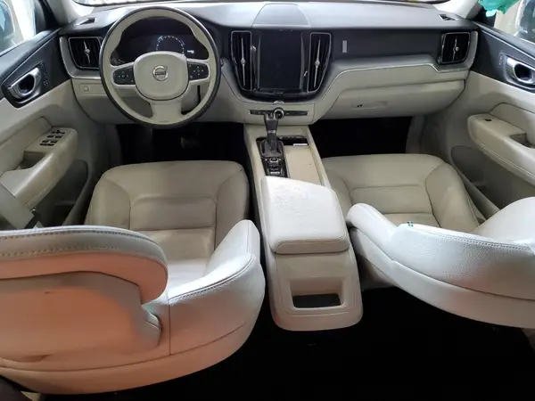 YV4102RK4J1070470 2018 VOLVO XC60 - Image 8
