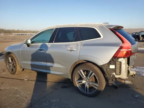 YV4102RK4J1090153 2018 VOLVO XC60 - Image 2
