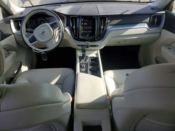 YV4102RK5J1016899 2018 VOLVO XC60 - Image 8