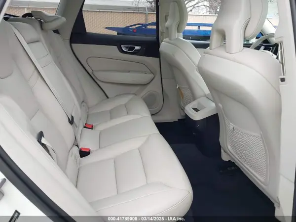 YV4102RK6J1008472 2018 VOLVO XC60 - Image 8