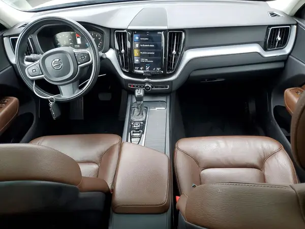 YV4102RK6J1072169 2018 VOLVO XC60 - Image 8
