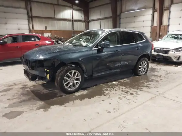 YV4102RK6M1740282 2021 VOLVO XC60 - Image 2