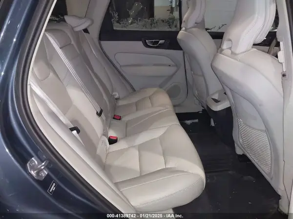 YV4102RK6M1740282 2021 VOLVO XC60 - Image 8