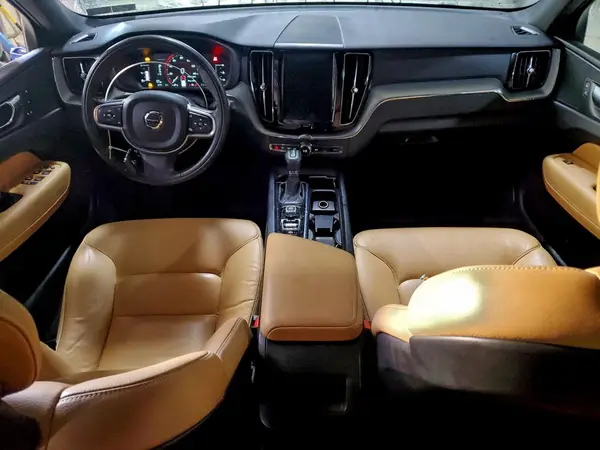 YV4102RK7J1019125 2018 VOLVO XC60 - Image 8