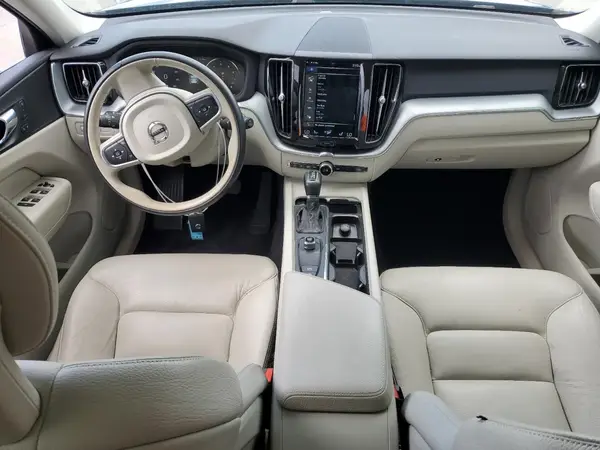YV4102RK7J1085836 2018 VOLVO XC60 - Image 8