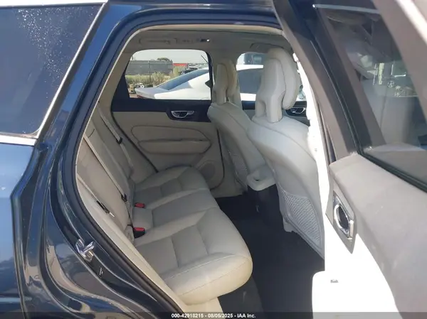 YV4102RK7J1095587 2018 VOLVO XC60 - Image 8