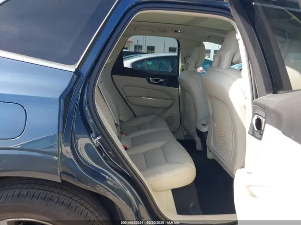 YV4102RK8J1085800 2018 VOLVO XC60 - Image 8