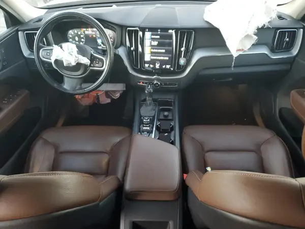 YV4102RK9J1018266 2018 VOLVO XC60 - Image 8