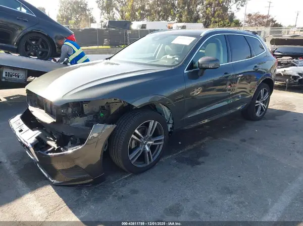 YV4102RK9L1565007 2020 VOLVO XC60 - Image 2