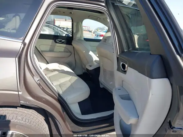 YV4102RK9L1565007 2020 VOLVO XC60 - Image 8