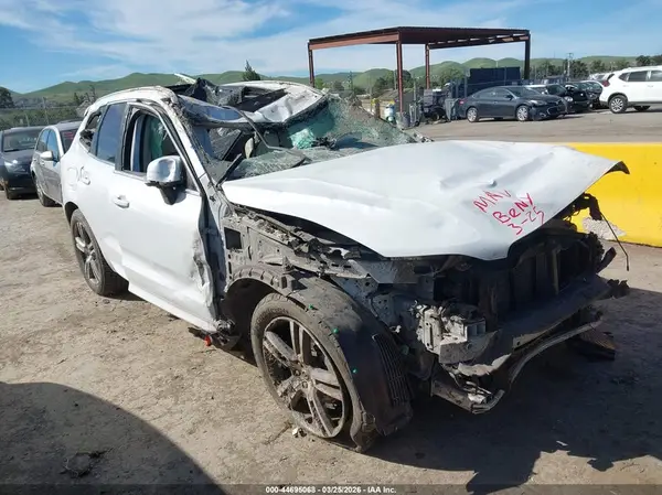 YV4102RK9M1714520 2021 VOLVO XC60 - Image 1