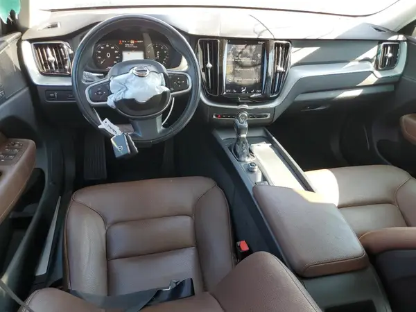 YV4102RKXJ1085202 2018 VOLVO XC60 - Image 8