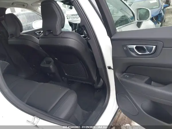 YV4102RKXM1864202 2021 VOLVO XC60 - Image 8