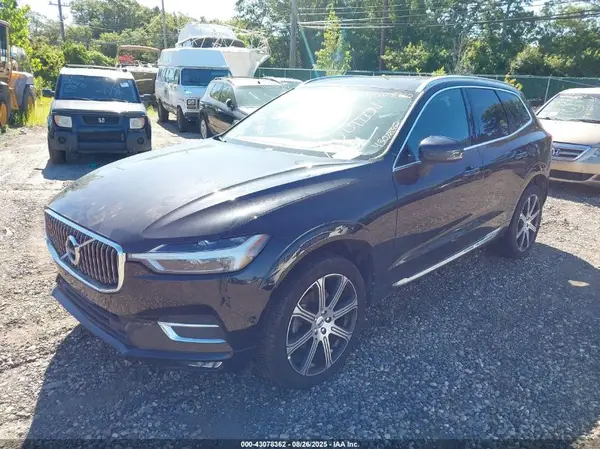 YV4102RL1J1028508 2018 VOLVO XC60 - Image 2