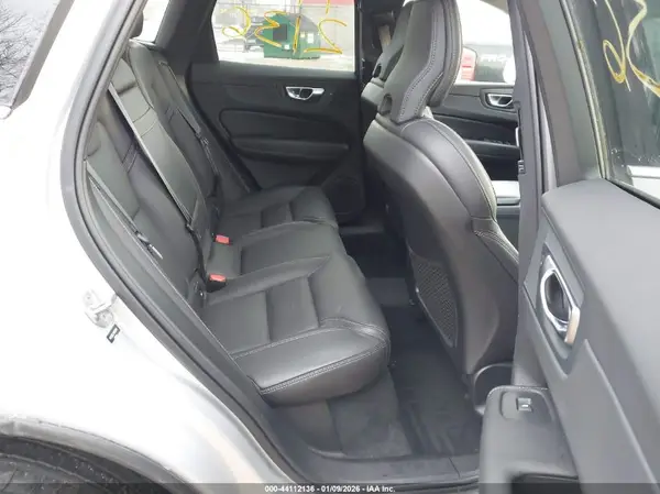 YV4102RL1M1753613 2021 VOLVO XC60 - Image 8