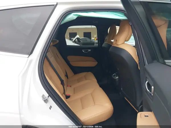 YV4102RL1M1770024 2021 VOLVO XC60 - Image 8