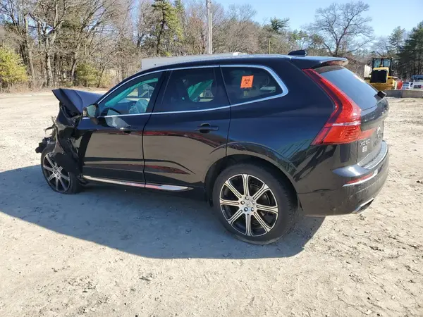 YV4102RL2J1021034 2018 VOLVO XC60 - Image 2