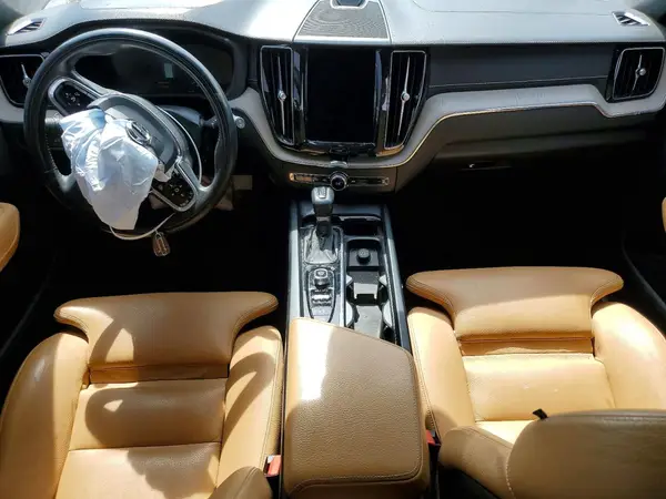 YV4102RL2J1037413 2018 VOLVO XC60 - Image 8