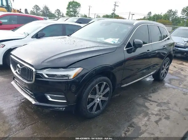 YV4102RL2J1040828 2018 VOLVO XC60 - Image 2