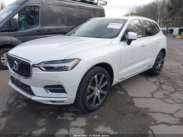 YV4102RL2L1420996 2020 VOLVO XC60 - Image 2
