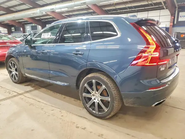 YV4102RL2L1424823 2020 VOLVO XC60 - Image 2