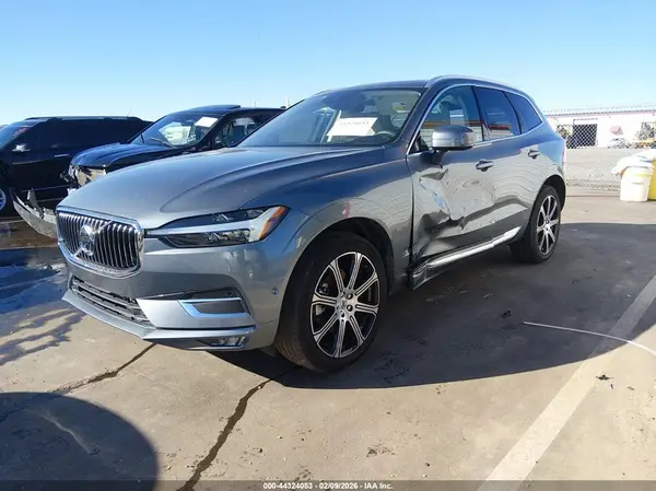 YV4102RL2M1779203 2021 VOLVO XC60 - Image 2