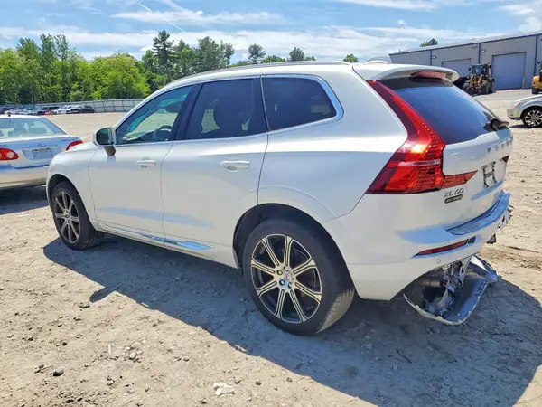 YV4102RL2M1850447 2021 VOLVO XC60 - Image 2
