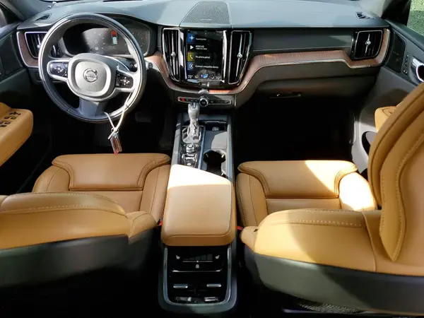YV4102RL3M1726817 2021 VOLVO XC60 - Image 8