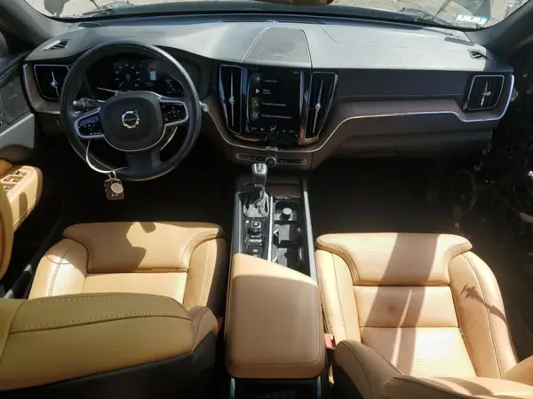 YV4102RL3M1835259 2021 VOLVO XC60 - Image 8