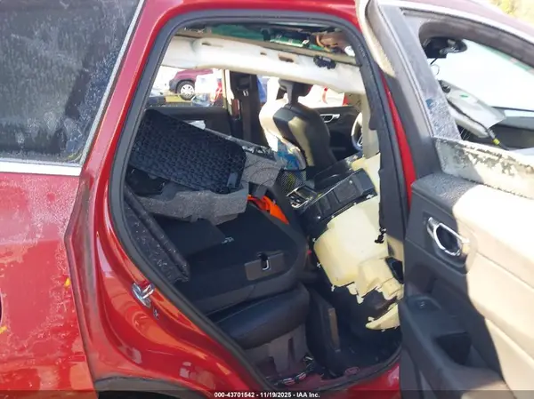 YV4102RL4J1005448 2018 VOLVO XC60 - Image 8