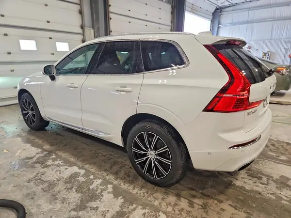 YV4102RL4J1021956 2018 VOLVO XC60 - Image 2