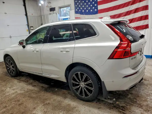 YV4102RL4J1043102 2018 VOLVO XC60 - Image 2
