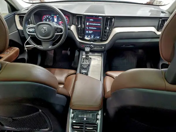 YV4102RL4J1043102 2018 VOLVO XC60 - Image 8