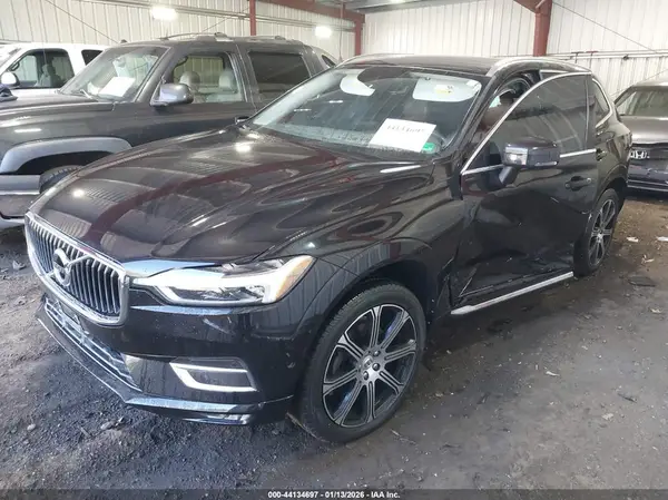 YV4102RL4J1090887 2018 VOLVO XC60 - Image 2