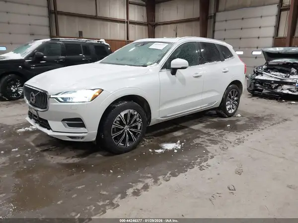 YV4102RL4L1421180 2020 VOLVO XC60 - Image 2