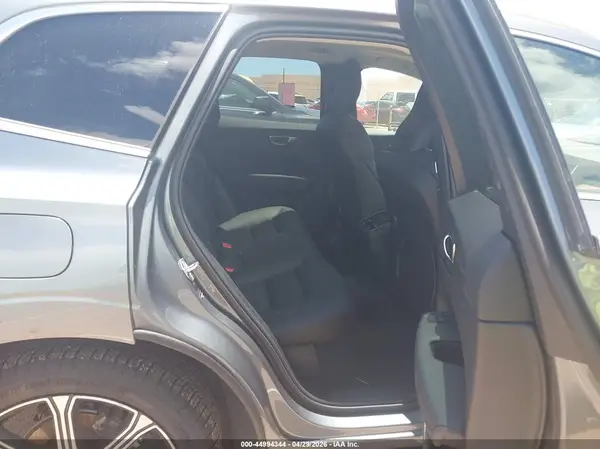 YV4102RL4L1487373 2020 VOLVO XC60 - Image 8
