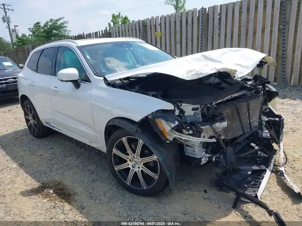YV4102RL4M1734862 2021 VOLVO XC60 - Image 1