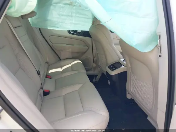 YV4102RL4M1734862 2021 VOLVO XC60 - Image 8