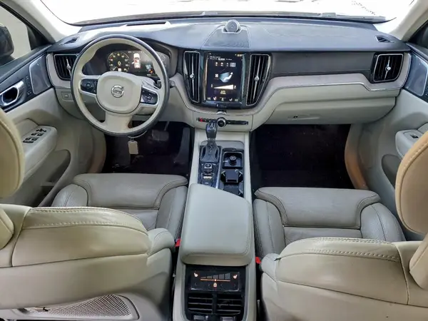 YV4102RL5J1036014 2018 VOLVO XC60 - Image 8