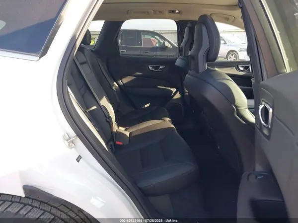 YV4102RL5J1055887 2018 VOLVO XC60 - Image 8