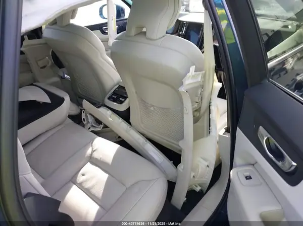 YV4102RL5L1417638 2020 VOLVO XC60 - Image 8