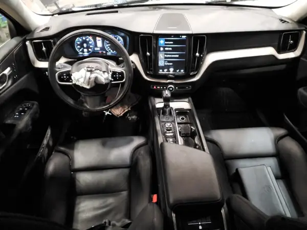 YV4102RL5L1432205 2020 VOLVO XC60 - Image 8