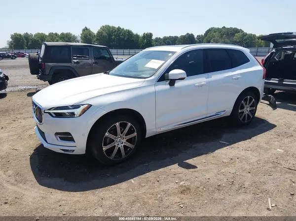YV4102RL5M1686207 2021 VOLVO XC60 - Image 2