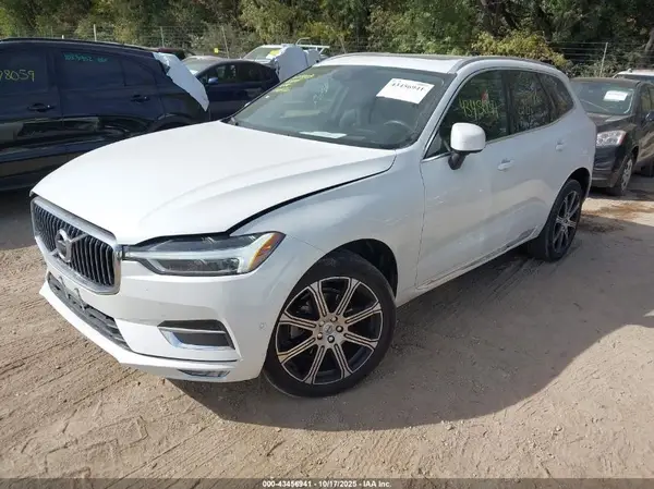 YV4102RL5M1710876 2021 VOLVO XC60 - Image 2
