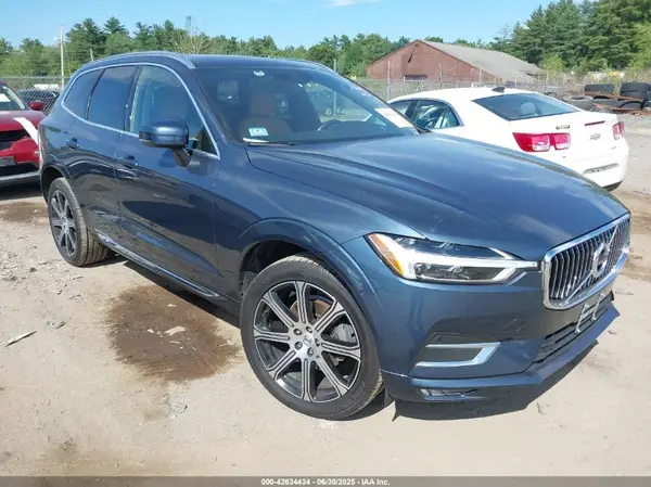 YV4102RL5M1716015 2021 VOLVO XC60 - Image 1