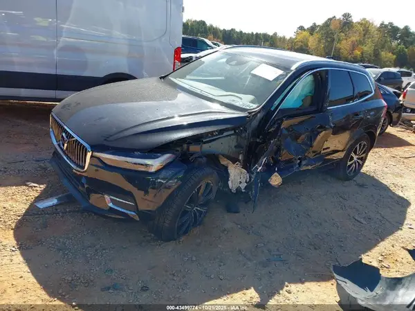 YV4102RL5M1759821 2021 VOLVO XC60 - Image 2