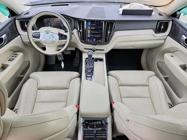 YV4102RL5M1793046 2021 VOLVO XC60 - Image 8