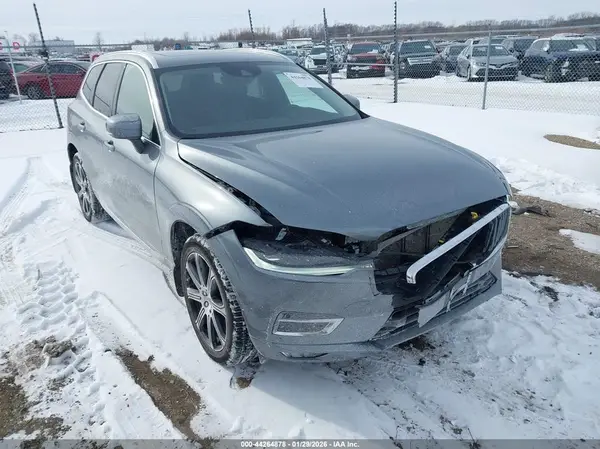 YV4102RL5M1798425 2021 VOLVO XC60 - Image 1